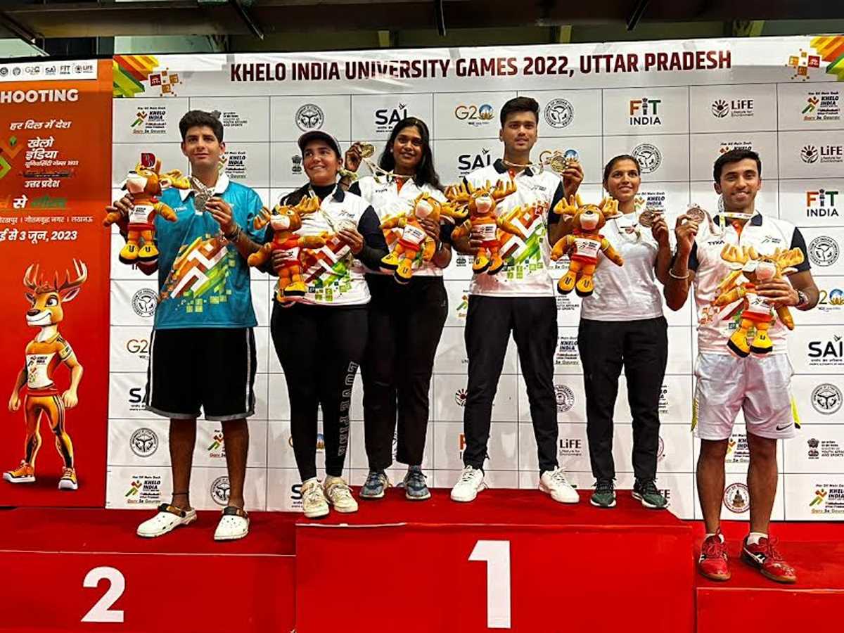 खेलो इंडिया यूनिवर्सिटी गेम - तैराकी में शिव श्रीधर ने पांच स्वर्ण पदक किया अपने नाम